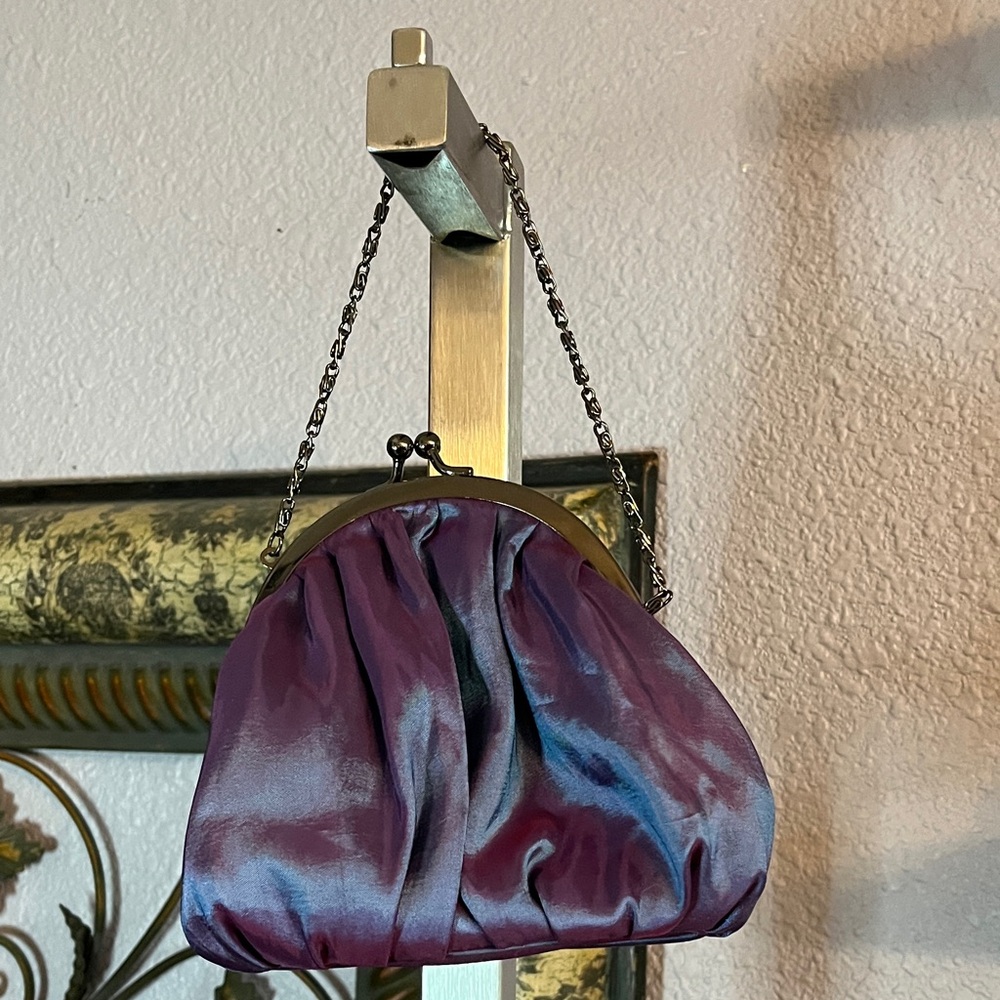N0 7 Chic Satin Evening Bag